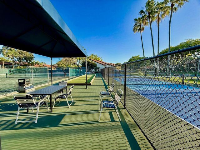 10975 Dolphin Palm Court B, Boynton Beach, FL 33437