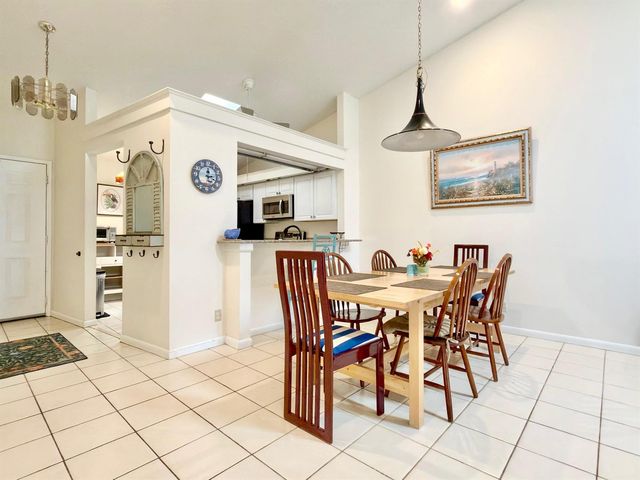 10975 Dolphin Palm Court B, Boynton Beach, FL 33437