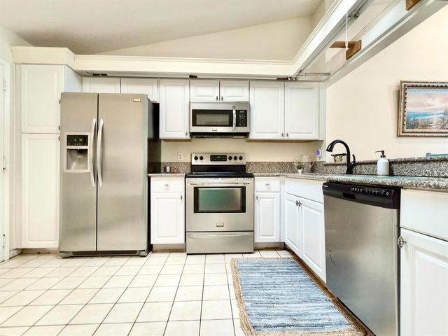 10975 Dolphin Palm Court B, Boynton Beach, FL 33437