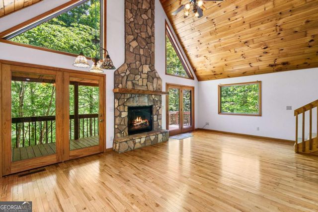 977 Tarheel Drive W, Murphy, NC 28906