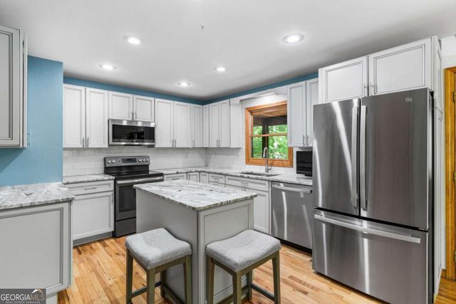 977 Tarheel Drive W, Murphy, NC 28906