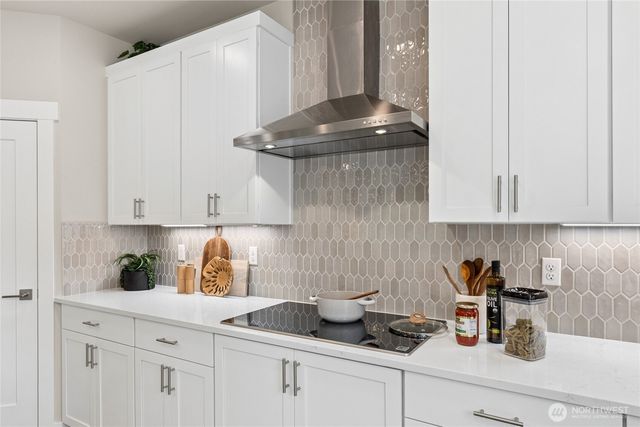 23735 SE 49th Street, Issaquah, WA 98027