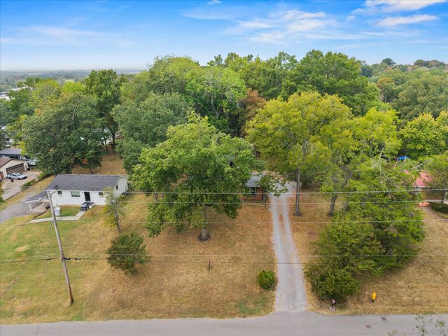 162 Cranwill Dr, Hendersonville, TN 37075