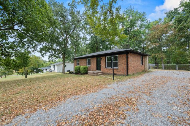 162 Cranwill Dr, Hendersonville, TN 37075
