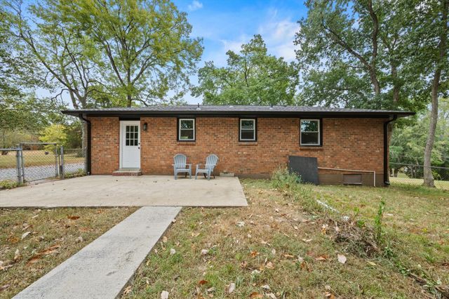 162 Cranwill Dr, Hendersonville, TN 37075