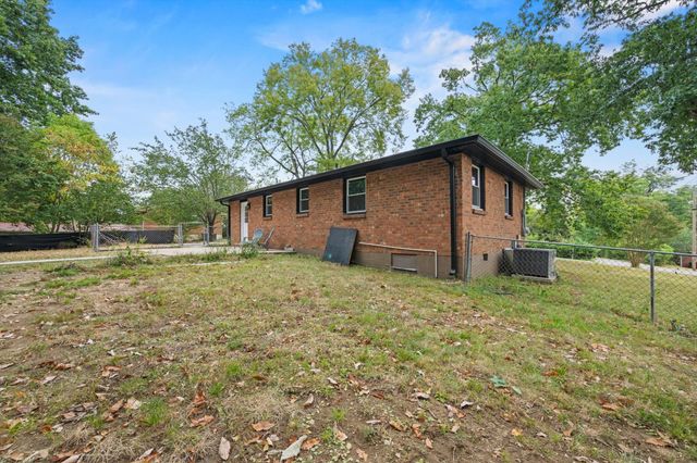 162 Cranwill Dr, Hendersonville, TN 37075