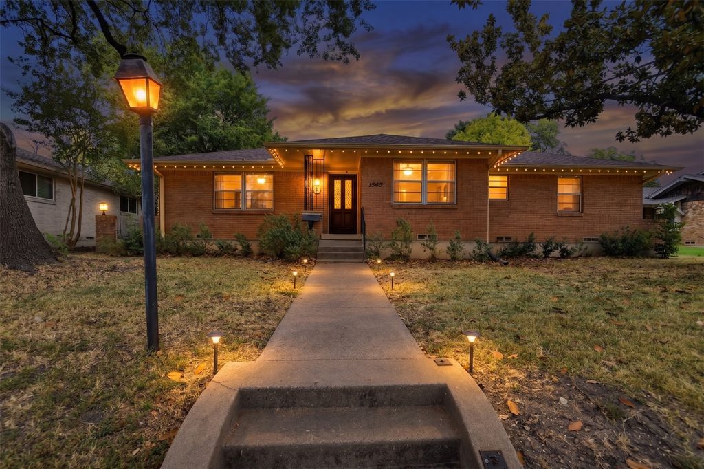 1545 W Pentagon Parkway, Dallas, TX 75224 — photo 2