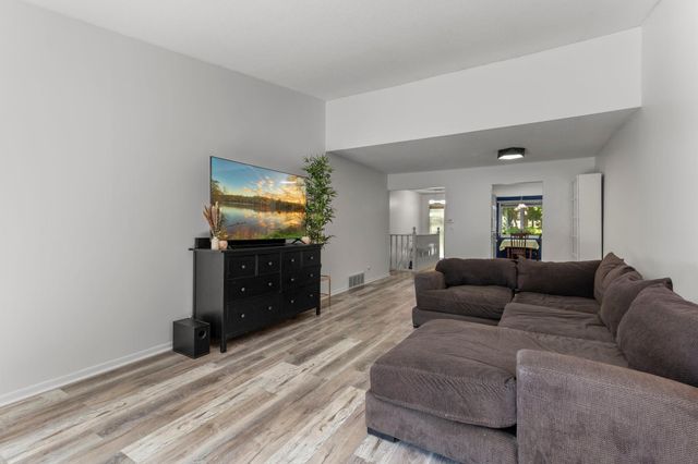 91 Birnamwood Drive, Burnsville, MN 55337