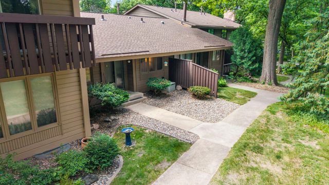 91 Birnamwood Drive, Burnsville, MN 55337
