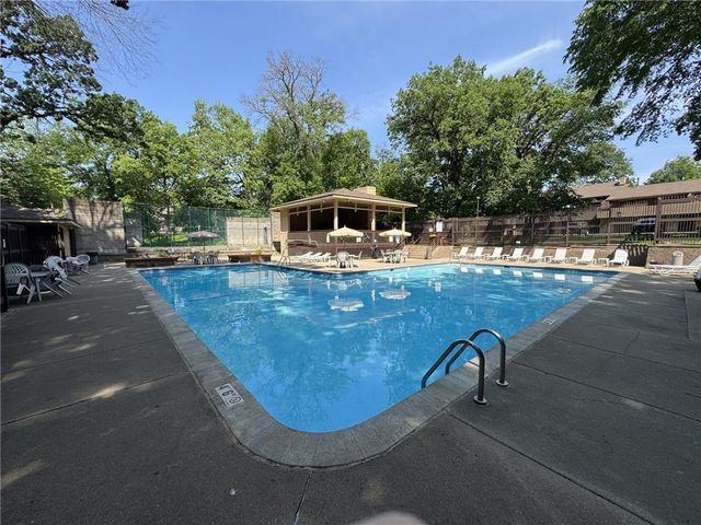 91 Birnamwood Drive, Burnsville, MN 55337