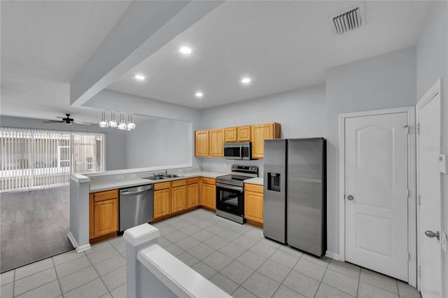 26546 CASTLEVIEW WAY, Wesley Chapel, FL 33544