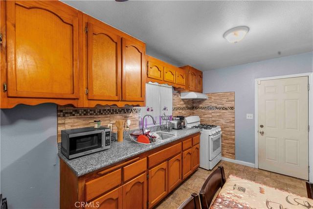 13517 S Willowbrook Avenue, Compton, CA 90222