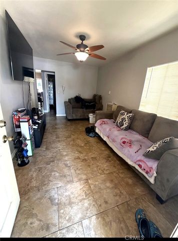 13517 S Willowbrook Avenue, Compton, CA 90222