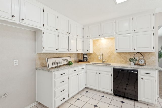 4201 High Mesa Court, Arlington, TX 76016