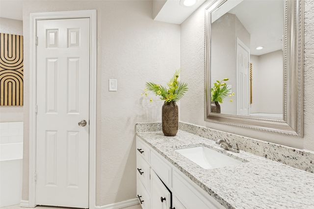 4201 High Mesa Court, Arlington, TX 76016