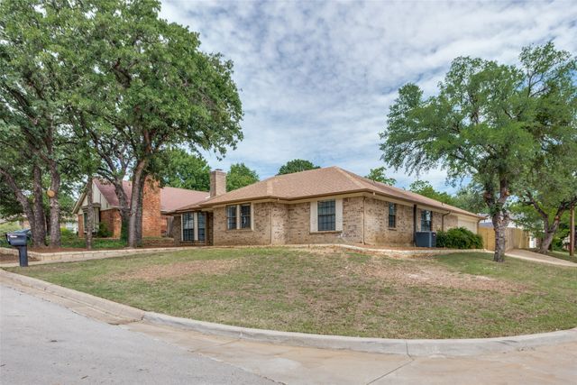 4201 High Mesa Court, Arlington, TX 76016