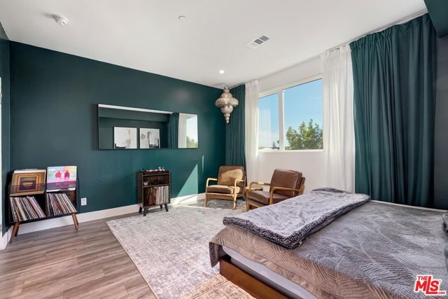 5504 W Olympic Boulevard, Los Angeles, CA 90036