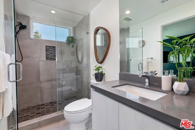 5504 W Olympic Boulevard, Los Angeles, CA 90036