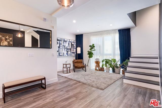 5504 W Olympic Boulevard, Los Angeles, CA 90036