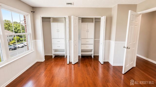 500 DANBURY Lane, East Brunswick, NJ 08816