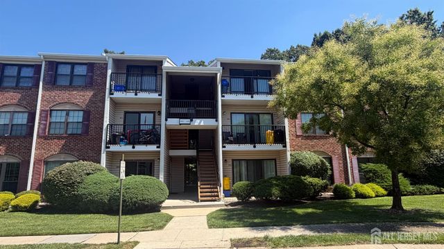500 DANBURY Lane, East Brunswick, NJ 08816