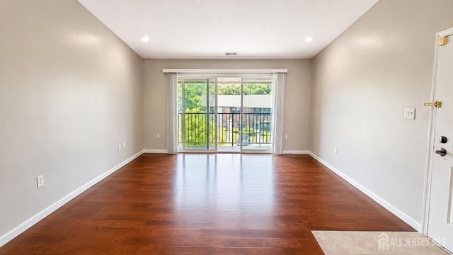 500 DANBURY Lane, East Brunswick, NJ 08816