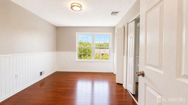 500 DANBURY Lane, East Brunswick, NJ 08816