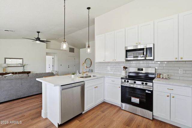 999 W 18TH Avenue, Apache Junction, AZ 85120