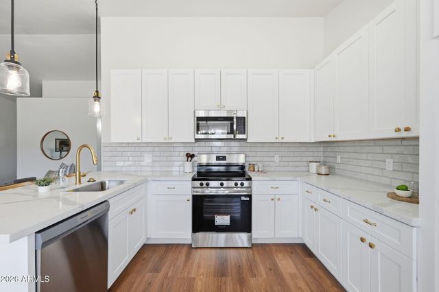 999 W 18TH Avenue, Apache Junction, AZ 85120