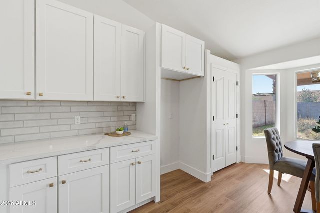 999 W 18TH Avenue, Apache Junction, AZ 85120