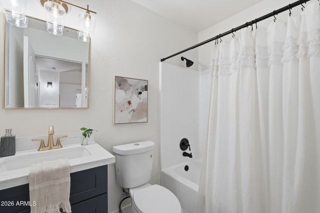 999 W 18TH Avenue, Apache Junction, AZ 85120