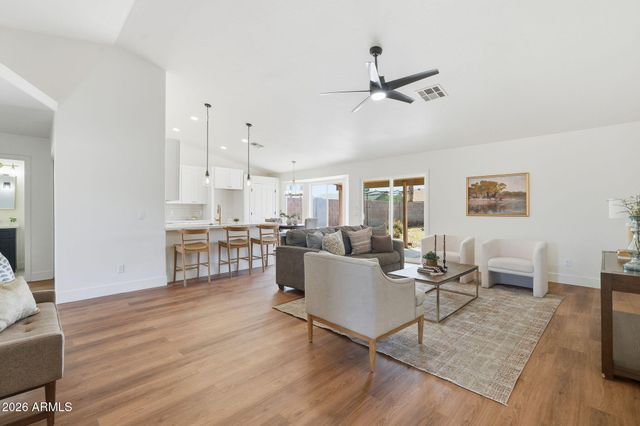 999 W 18TH Avenue, Apache Junction, AZ 85120