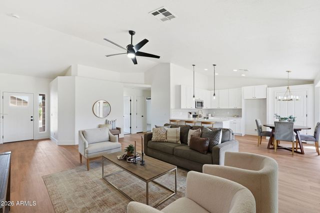 999 W 18TH Avenue, Apache Junction, AZ 85120