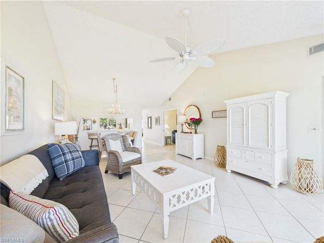 6780 Dennis CIR # M205, Naples, FL 34104