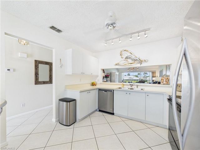 6780 Dennis CIR # M205, Naples, FL 34104