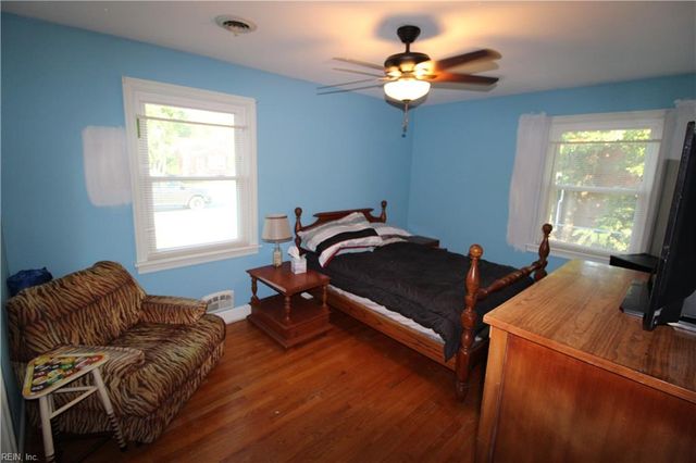 220 Charlotte DR, Portsmouth, VA 23701