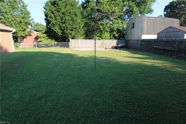 220 Charlotte DR, Portsmouth, VA 23701