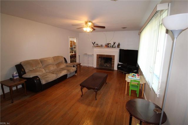 220 Charlotte DR, Portsmouth, VA 23701