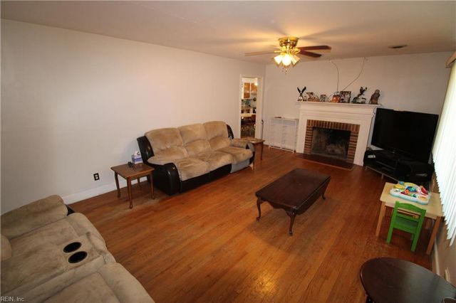 220 Charlotte DR, Portsmouth, VA 23701