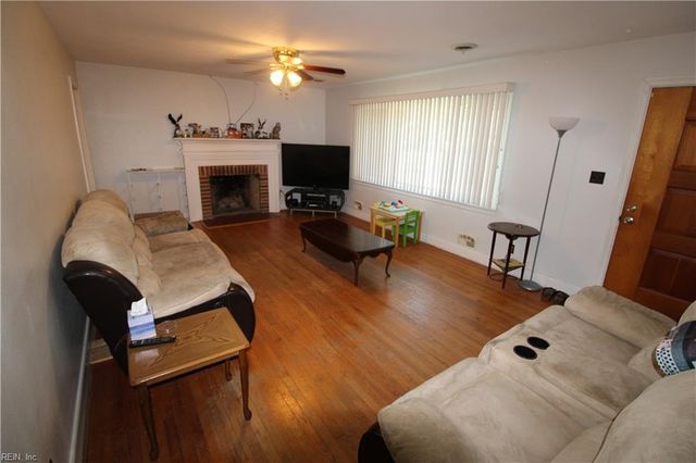 220 Charlotte DR, Portsmouth, VA 23701