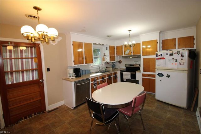 220 Charlotte DR, Portsmouth, VA 23701