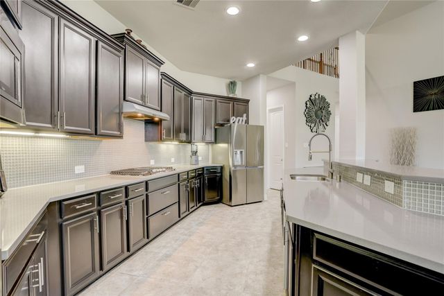 9613 Eden Ridge Lane, Pearland, TX 77584