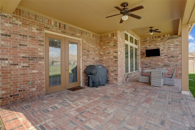 9613 Eden Ridge Lane, Pearland, TX 77584