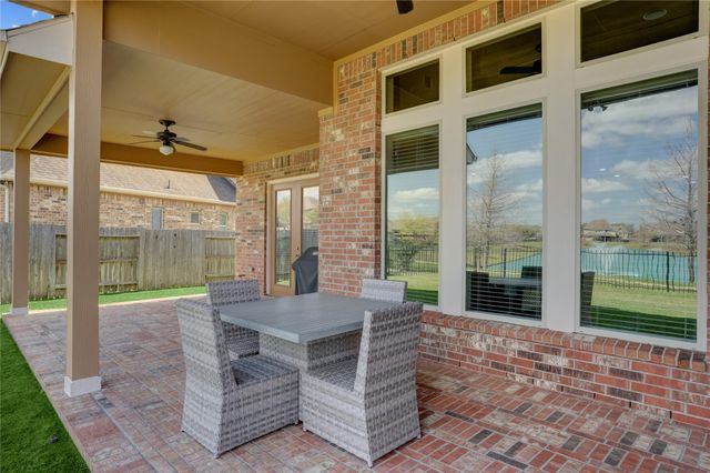 9613 Eden Ridge Lane, Pearland, TX 77584