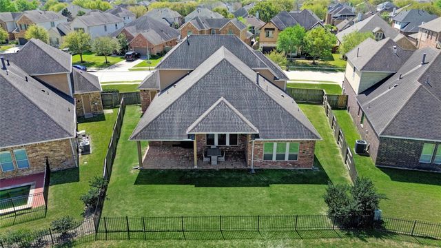 9613 Eden Ridge Lane, Pearland, TX 77584