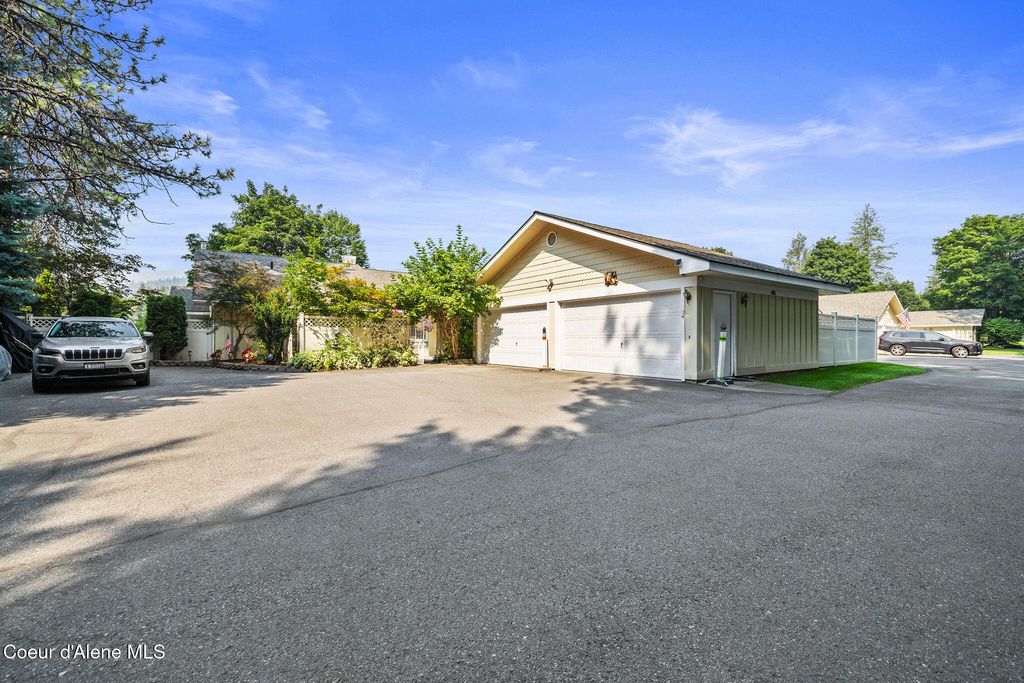 4916 W VILLAGE BLVD, UNIT 11, Rathdrum, ID 83858 photo 3