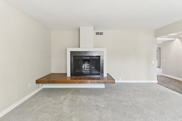 8813 Williamson Dr, Elk Grove, CA 95624