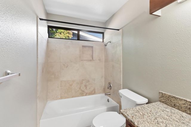 8813 Williamson Dr, Elk Grove, CA 95624