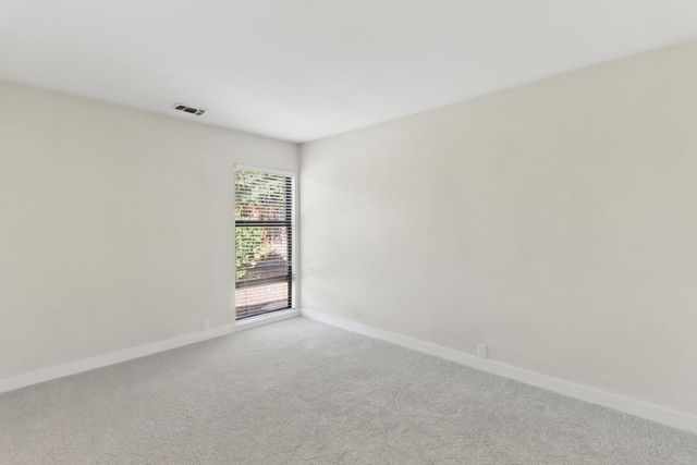 8813 Williamson Dr, Elk Grove, CA 95624