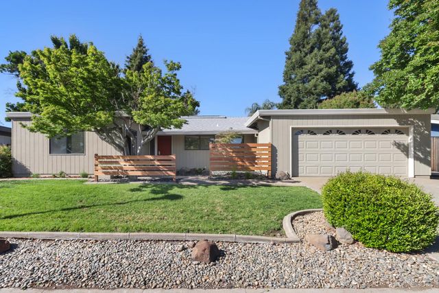 8813 Williamson Dr, Elk Grove, CA 95624